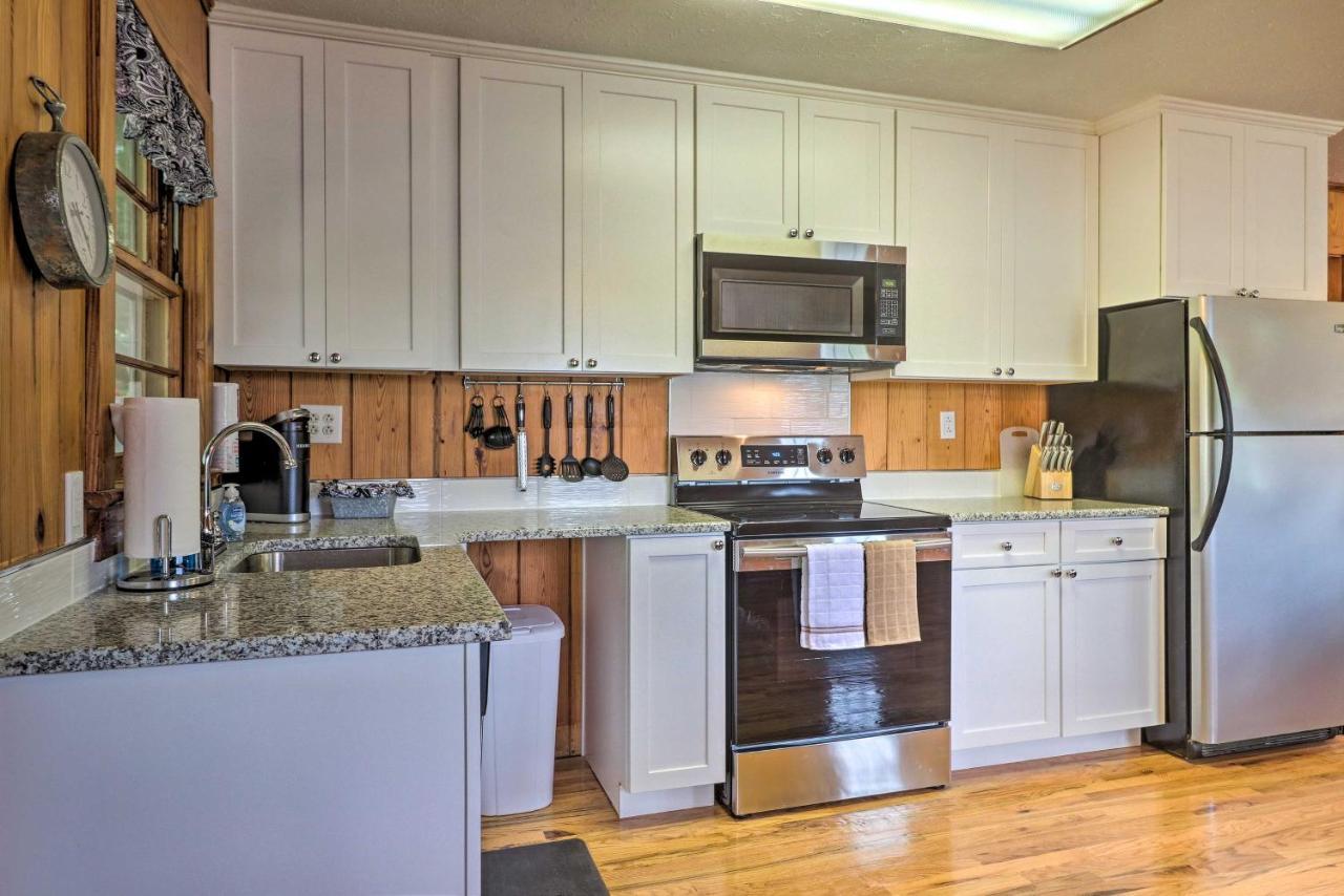 Waterfront Lake Martin Home With Grill And Beach! Eclectic Εξωτερικό φωτογραφία